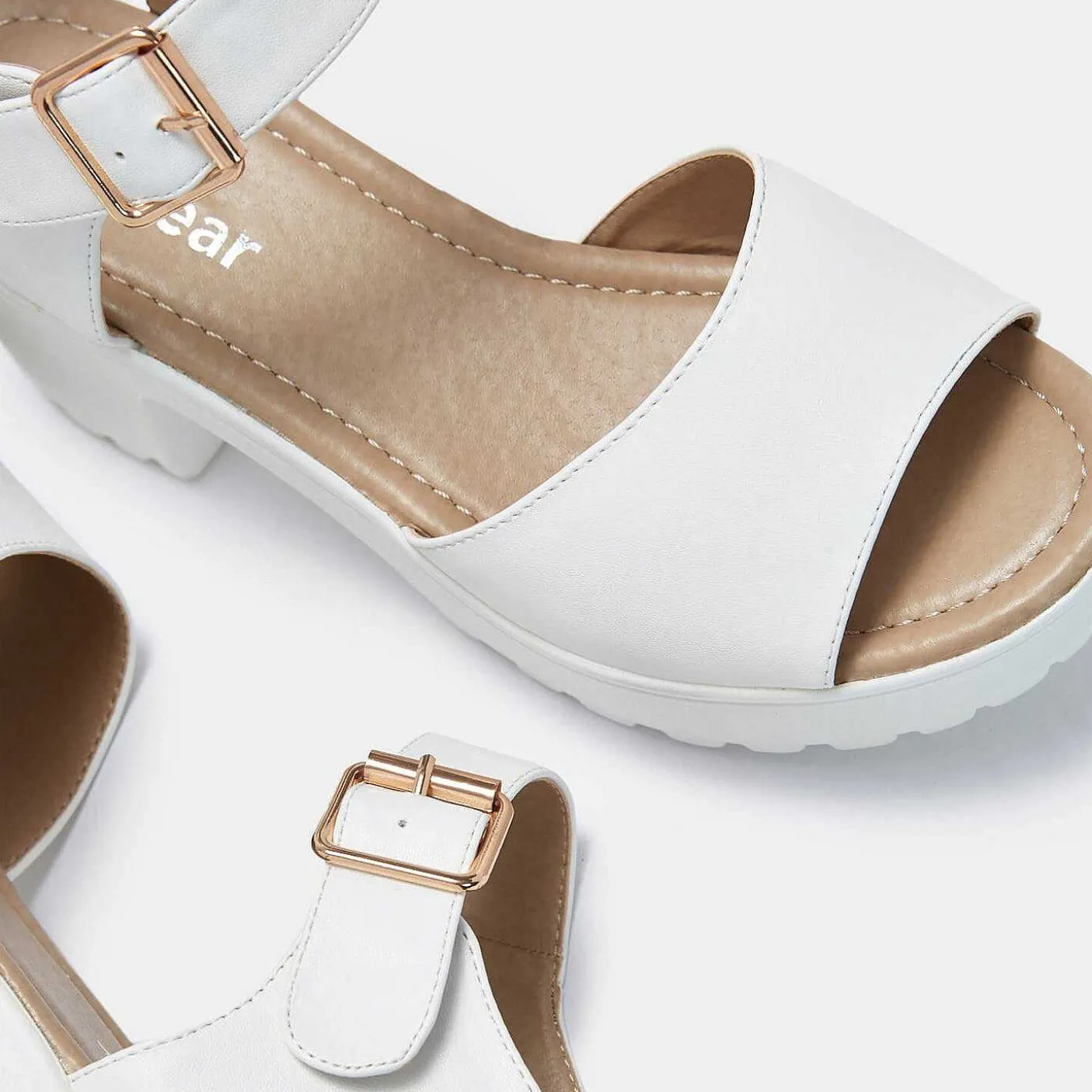 Damskie KOI footwear Szpilki Na Platformie^Biale Sandaly Na Grubej Platformie Z Paskiem Na Kostce