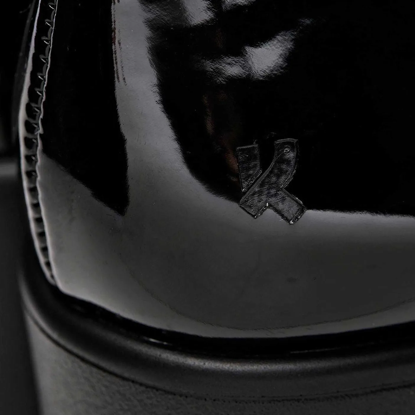 czarne_buty_mary_jane_na_grubej_platformie_5-2.webp Damskie KOI footwear Mary Janes Na Obcasie^Czarne Buty Mary Jane Na Grubej Platformie