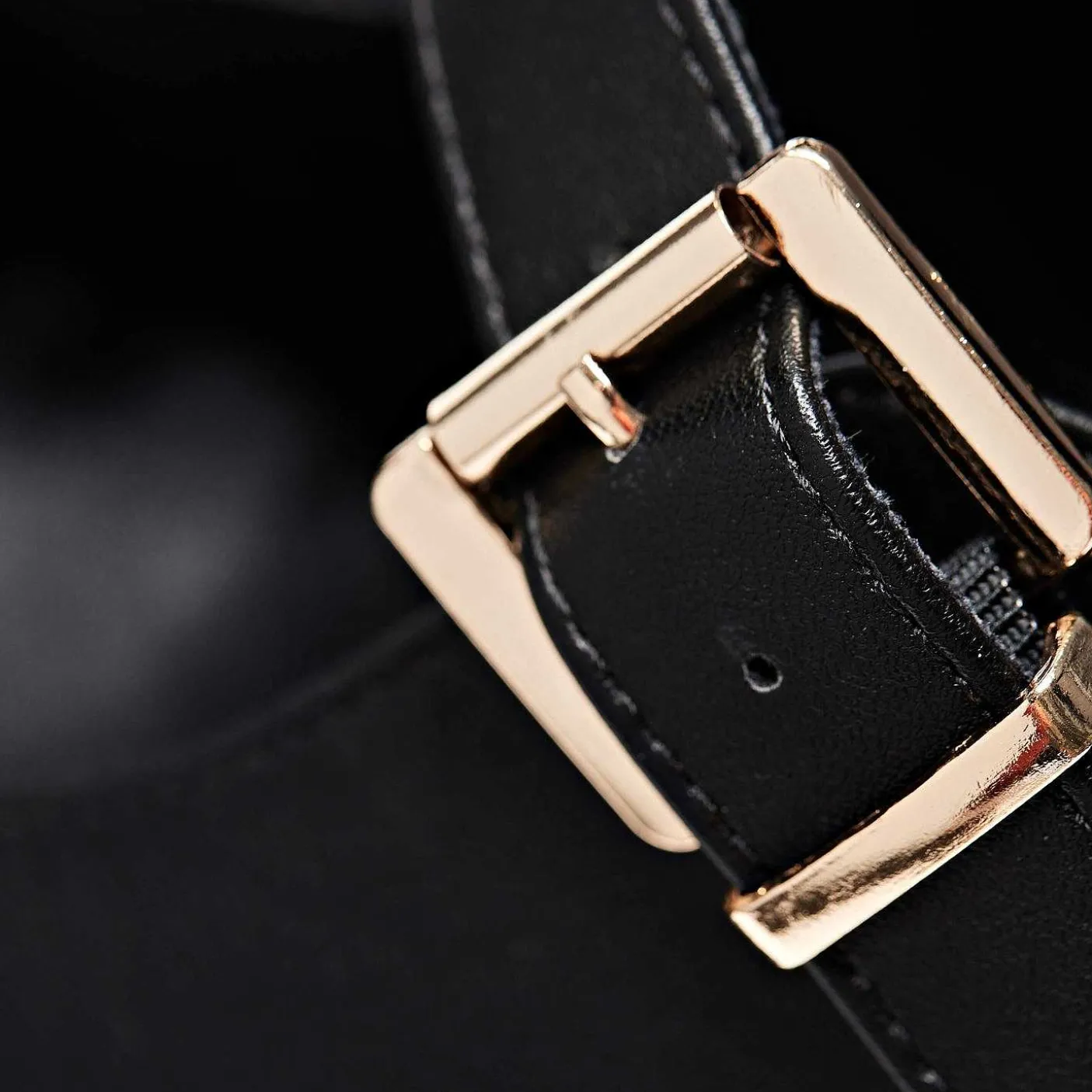 czarne_buty_mary_jane_na_grubej_platformie_6-5.webp Damskie KOI footwear Czarnej Mary Janes^Czarne Buty Mary Jane Na Grubej Platformie