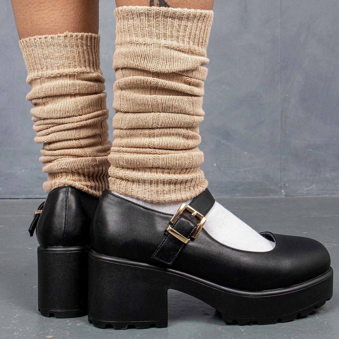 czarne_buty_mary_jane_na_grubej_platformie_9-4.webp Damskie KOI footwear Czarnej Mary Janes^Czarne Buty Mary Jane Na Grubej Platformie