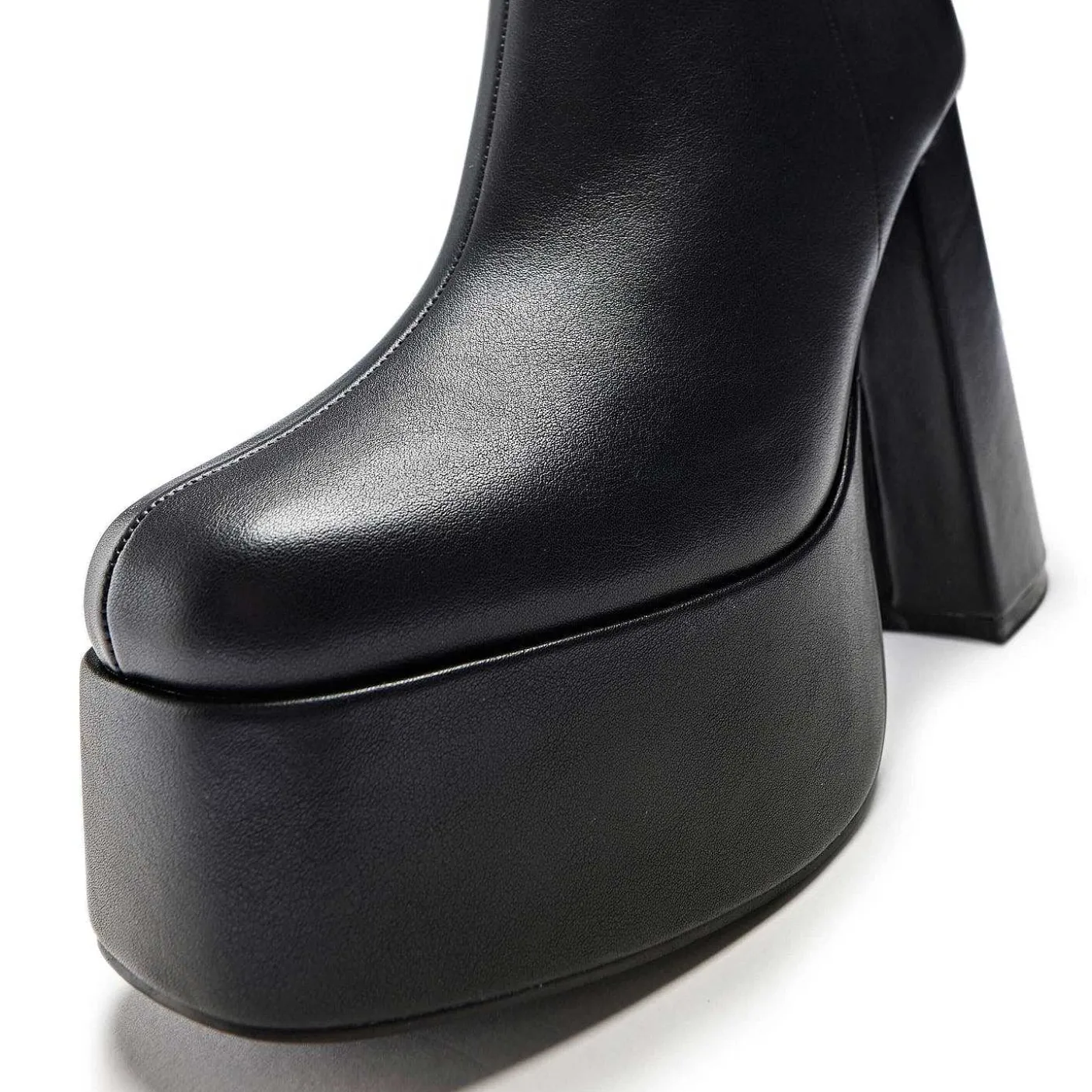 czarne_buty_na_obcasie_lexus_na_platformie_5-1.webp Damskie KOI footwear Buty Na Obcasie^Czarne Buty Na Obcasie Lexus Na Platformie