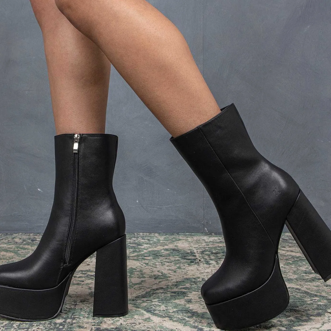 czarne_buty_na_obcasie_lexus_na_platformie_9-1.webp Damskie KOI footwear Buty Na Obcasie^Czarne Buty Na Obcasie Lexus Na Platformie