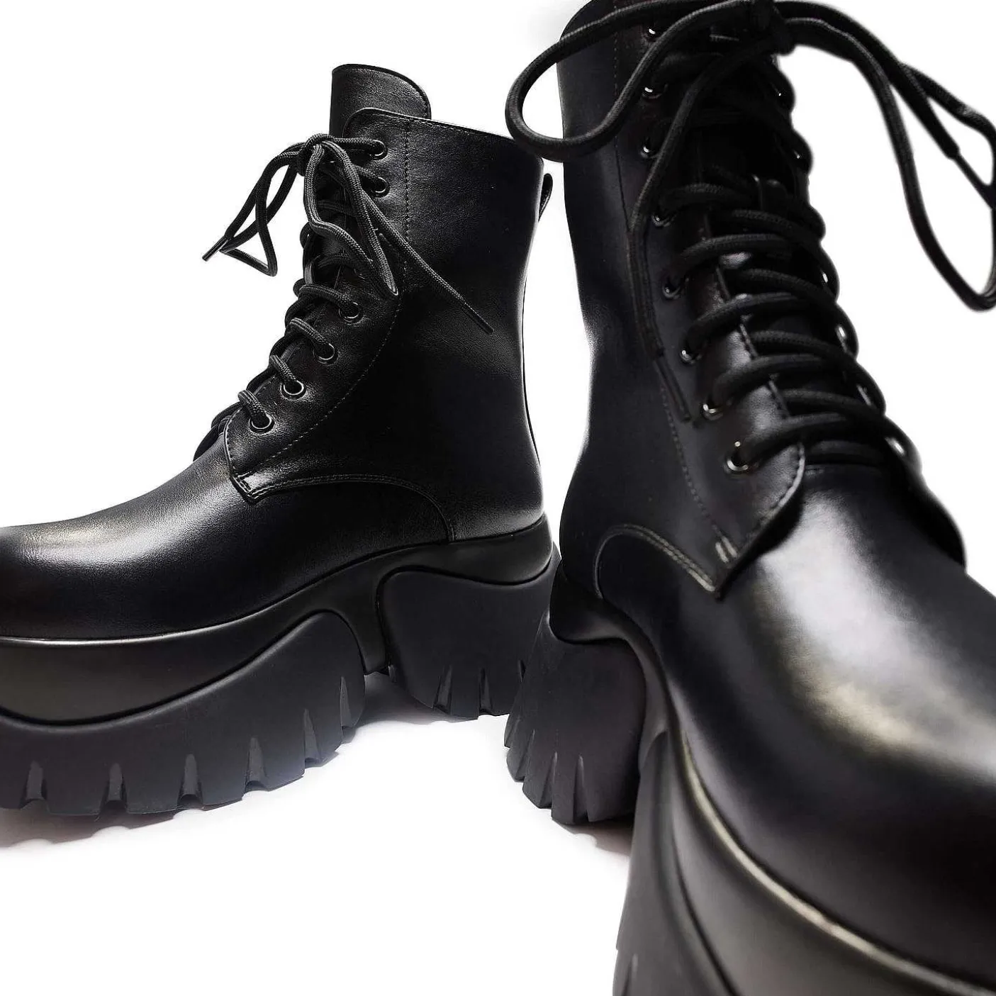 czarne_sznurowane_buty_rancor_vilun_7.webp Damskie KOI footwear Buty Do Kostki^Czarne Sznurowane Buty Rancor Vilun