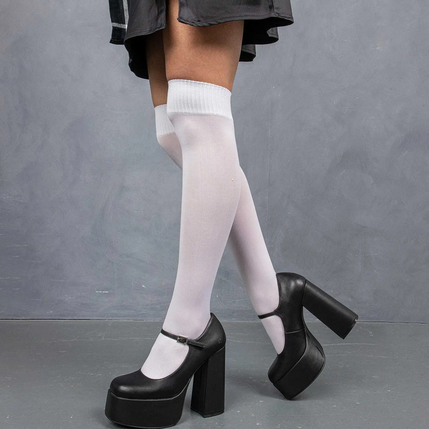 Damskie KOI footwear But Na Obcasie^Czarne Szpilki Na Platformie W Kolorze Ciemnego Kwiatu