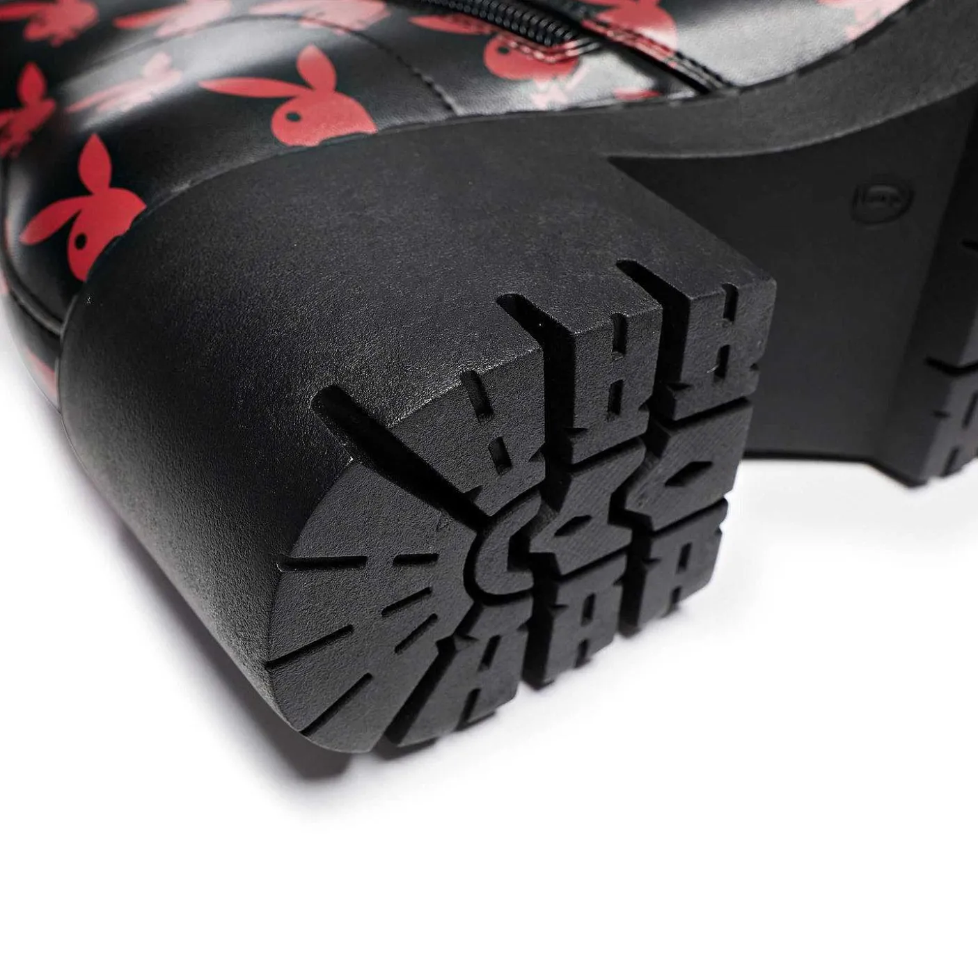 czerwone_buty_switch_playboy_reprise__kolekcja_playboya_x_koi_6.webp Damskie KOI footwear Buty Platformowe^Czerwone Buty Switch Playboy Reprise | Kolekcja Playboya X Koi