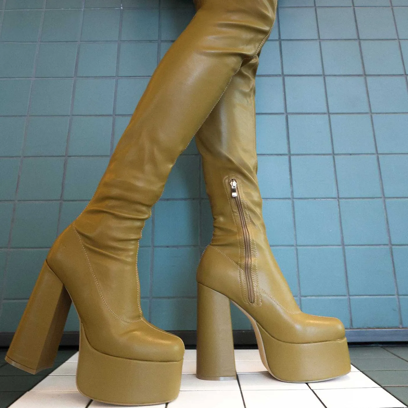 Damskie KOI footwear Dlugi But^Kozaki Za Kolano The Redemption Plus Size Khaki