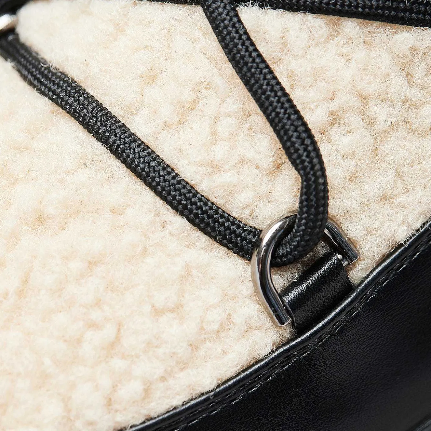 kremowe_puszyste_buty_zimowe_vilun__buty_sniegowe_i_zimowe__obuwie_koi_4.webp Damskie KOI footwear Buty Platformowe^Kremowe Puszyste Buty Zimowe Vilun | Buty Sniegowe I Zimowe | Obuwie Koi