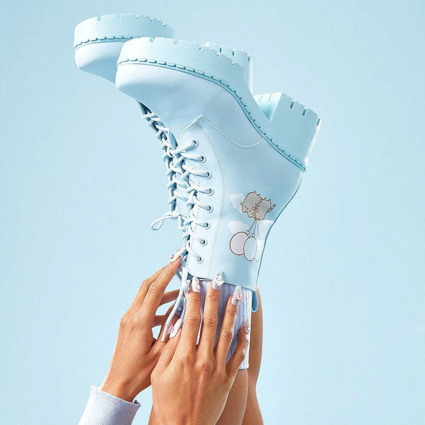 latajace_buty_pusheen_sky_5-2.webp Damskie KOI footwear Buty Platformowe^Latajace Buty Pusheen Sky