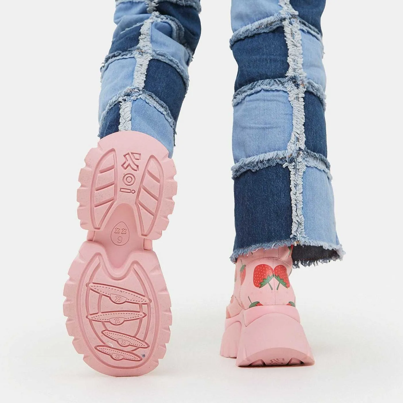 rozowe_buty_vilun_w_kolorze_truskawkowego_ciasta_4-1.webp Damskie KOI footwear Buty Platformowe^Rozowe Buty Vilun W Kolorze Truskawkowego Ciasta