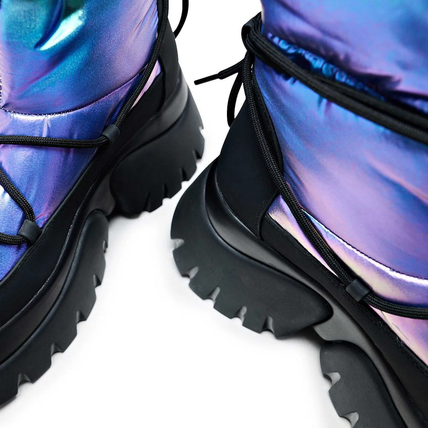 sniegowce_a_glass_mirage__rainbow__obuwie_koi_6.webp Damskie KOI footwear Buty Platformowe^Sniegowce A Glass Mirage - Rainbow | Obuwie Koi