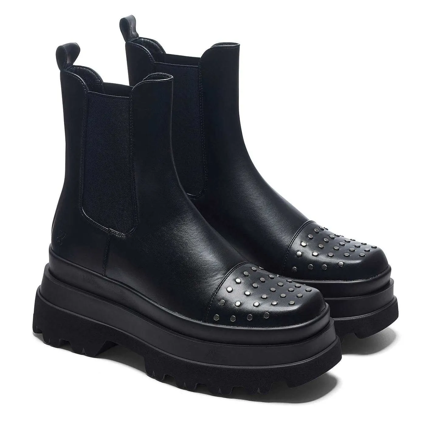 sztyblety_silence_studded_trident__czarne__obuwie_koi_4.webp Damskie KOI footwear Buty Platformowe^Sztyblety Silence Studded Trident - Czarne | Obuwie Koi