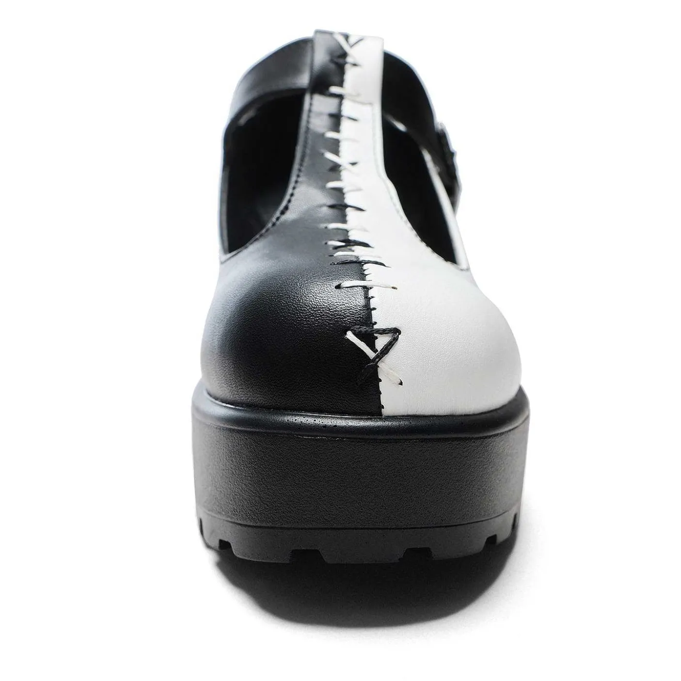 tira_mary_janes_dead_or_alive_edition__obuwie_koi_4.webp Damskie KOI footwear Mary Janes Na Obcasie^Tira Mary Janes „Dead Or Alive Edition" | Obuwie Koi