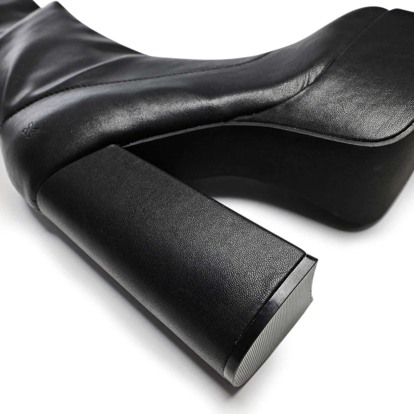 wysokie_buty_za_kolano_the_redemption_plus_size_7-1.webp Damskie KOI footwear Buty Na Obcasie^Wysokie Buty Za Kolano The Redemption Plus Size